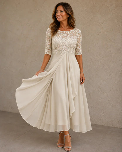 María | Elegante abito in pizzo e chiffon, prezzo di listino scontato