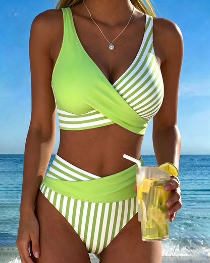 Bikini med korsade ränder