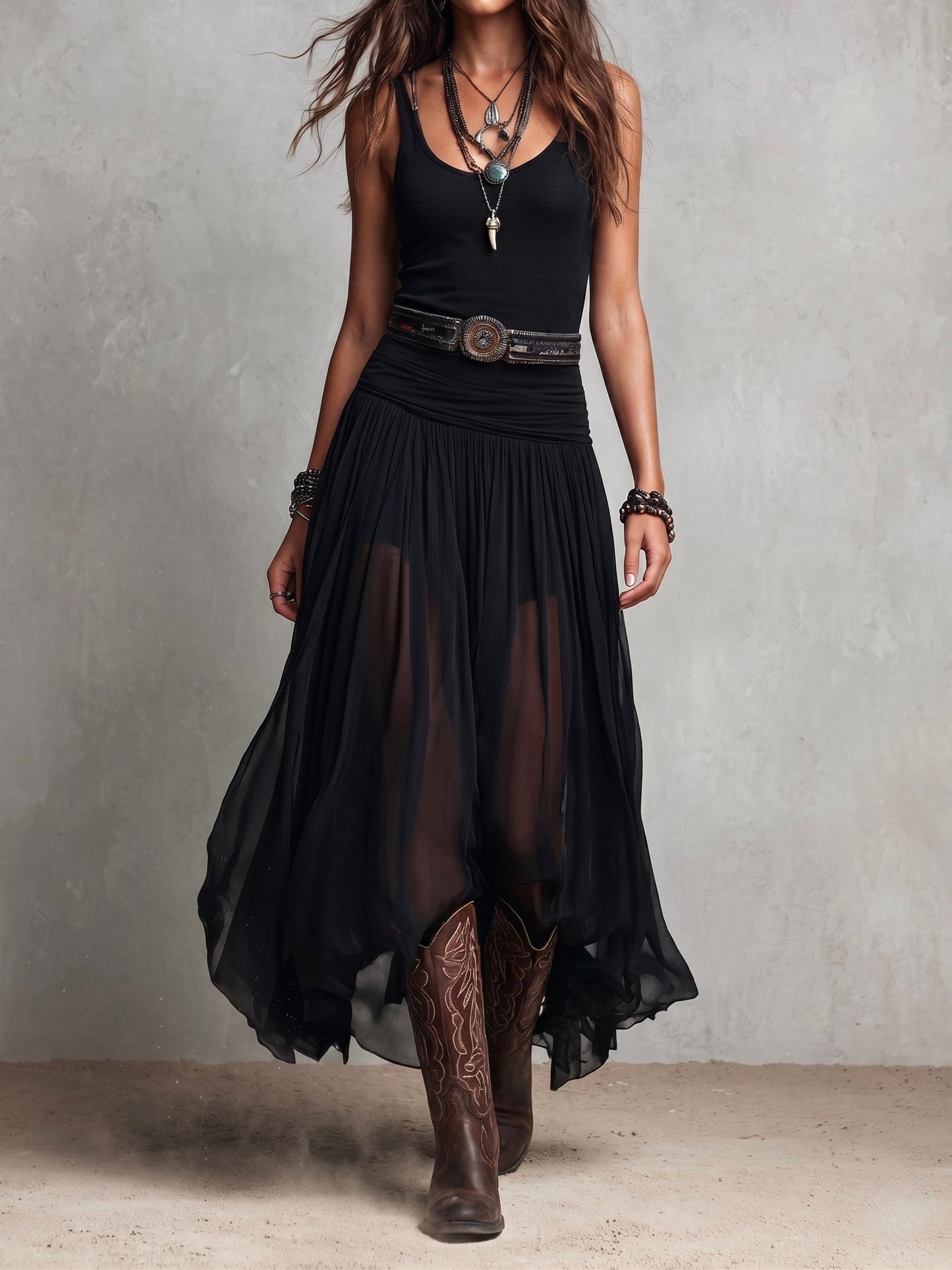 Lange elastische jurk in zwarte bohemien western-stijl met transparante rok