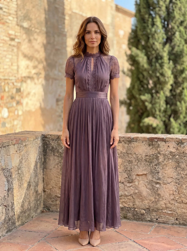 Flavia | Abito lungo viola con scollo a chiave e bordo in pizzo di chiffon