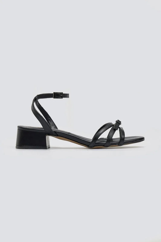 Sandalen met bandjes en lage hak