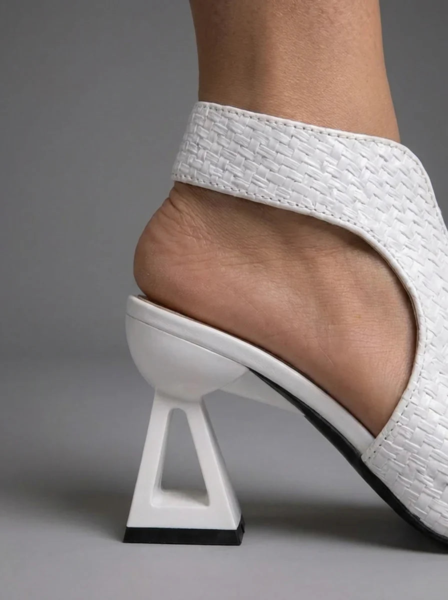 FLÄTADE | Eleganta flätade sandaler