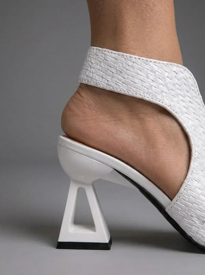 FLÄTADE | Eleganta flätade sandaler